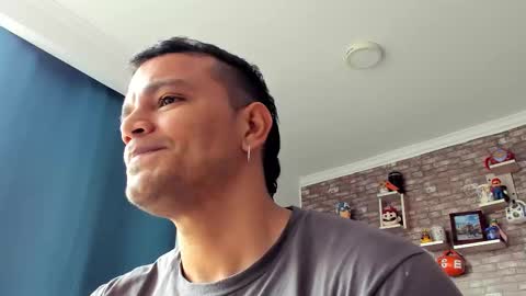 Snapshot of philipe_inzagui chatting on 02.10.25 Philipe online show from 02.10.25