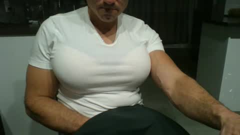 Snapshot of philouuuuu chatting on 02.19.26 philouuuuu online show from 02.19.26