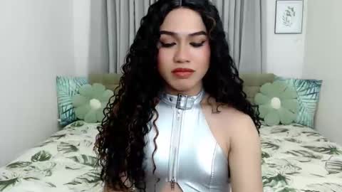 Snapshot of phlaura chatting on 01.09.26 laura online show from 01.09.26