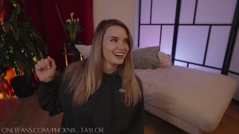 Snapshot of phoenix_taylor chatting on 01.31.25 PHOENIX TAYLOR online show from 01.31.25