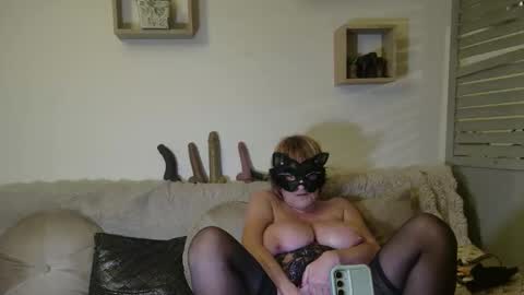 Snapshot of phryna84 chatting on 01.16.26 phryna online show from 01.16.26