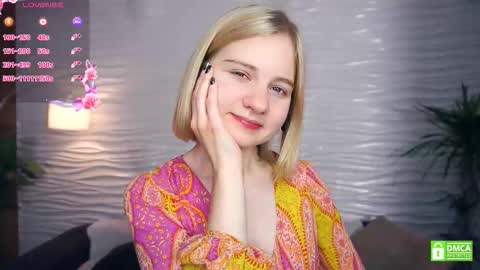 Snapshot of phyllisearney chatting on 11.22.25 Hann G. Jones online show from 11.22.25