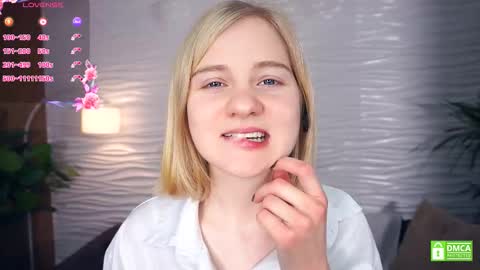 Snapshot of phyllisearney chatting on 12.03.25 Hann G. Jones online show from 12.03.25