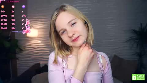 Snapshot of phyllisearney chatting on 12.22.25 Hann G. Jones online show from 12.22.25