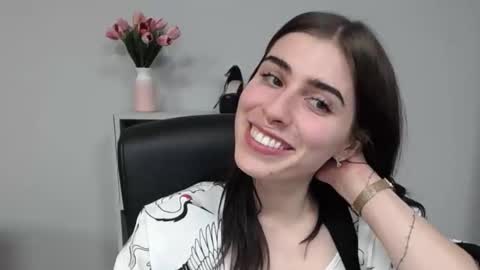 Snapshot of pia_desire chatting on 10.02.25 P I A online show from 10.02.25