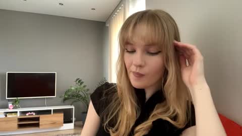 Snapshot of piastonesifer chatting on 06.15.26 Kristie online show from 06.15.26