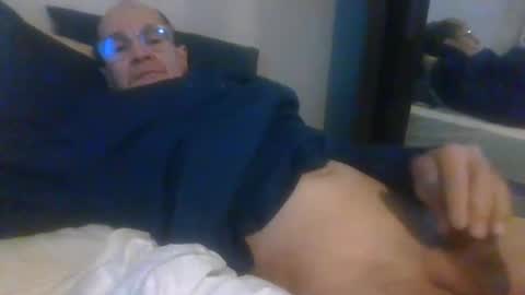 Snapshot of pichoun71 chatting on 12.27.24 pichoun71 online show from 12.27.24