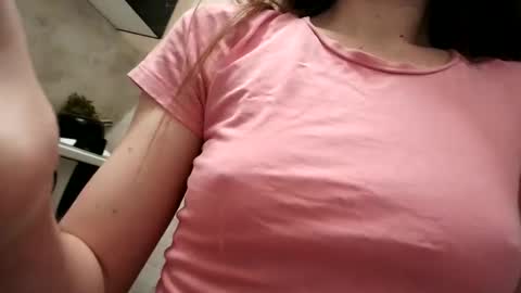 Snapshot of pieceofmoon chatting on 01.10.26 Moonie online show from 01.10.26