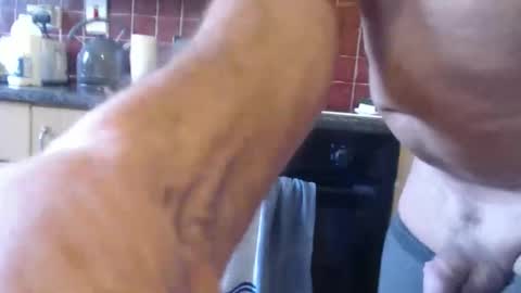 Snapshot of piercedcock069 chatting on 10.04.25 piercedcock069 online show from 10.04.25