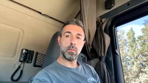 pierotu online show from 10.28.25