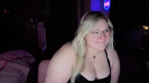 Piggy Rose online show from 03.06.26