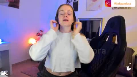 Snapshot of piinkpandora chatting on 01.11.26 PiinkPandora online show from 01.11.26