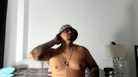 Snapshot of pikoro_gomez chatting on 10.17.25 pikoro_gomez online show from 10.17.25