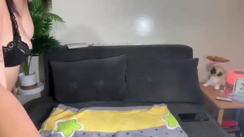 Snapshot of pinay_feb chatting on 09.21.25 Hot Feb online show from 09.21.25