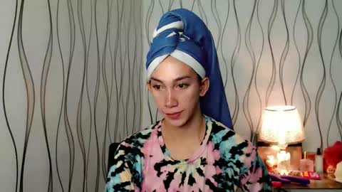 Snapshot of pinay_lucy chatting on 11.18.25 lucyLove online show from 11.18.25