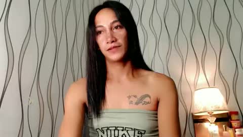 Snapshot of pinay_lucy chatting on 12.23.25 lucyLove online show from 12.23.25