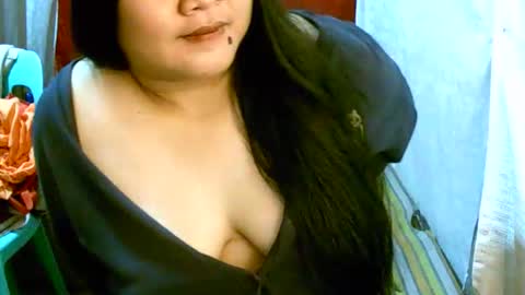 Snapshot of pinayjona chatting on 10.23.25 pinayjona online show from 10.23.25