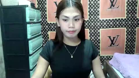 Snapshot of pinayloving_bella chatting on 03.28.26 pinayloving_bella online show from 03.28.26