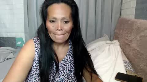 Snapshot of pinaymom69xx chatting on 02.08.25 vangie online show from 02.08.25