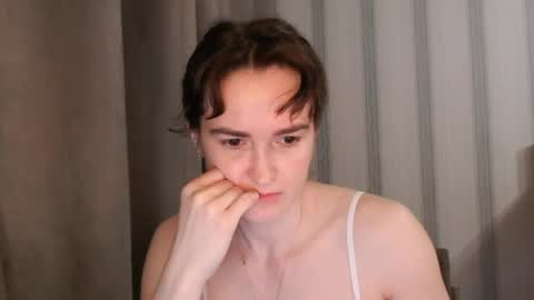 Snapshot of pineapple__mood chatting on 05.15.26 online show from 05.15.26