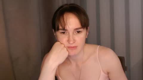 Snapshot of pineapple__mood chatting on 06.14.26 online show from 06.14.26