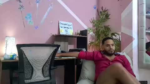pineappleflipped online show from 08.05.26