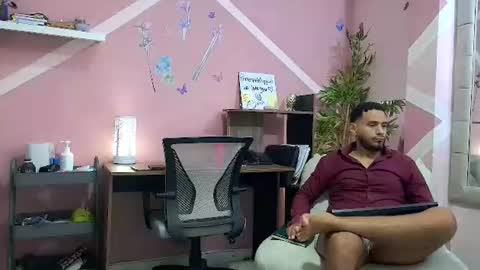 pineappleflipped online show from 08.06.26