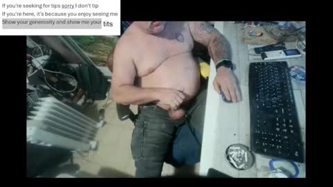 Snapshot of pini_z chatting on 01.14.25 pini_z online show from 01.14.25