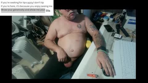 Snapshot of pini_z chatting on 01.19.25 pini_z online show from 01.19.25