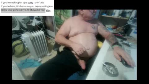 Snapshot of pini_z chatting on 01.24.25 pini_z online show from 01.24.25