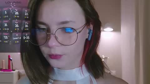 Snapshot of pink_seagull chatting on 01.12.25 Eva online show from 01.12.25