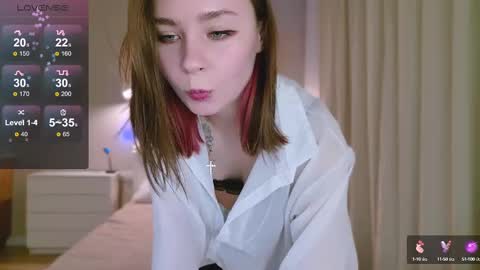 Snapshot of pink_seagull chatting on 03.12.25 Eva online show from 03.12.25