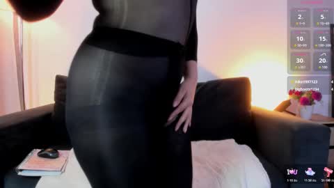 Snapshot of pink_secret chatting on 03.10.26 pink_secret online show from 03.10.26