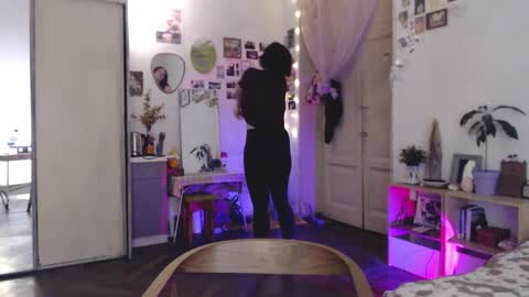 Snapshot of pink_soup chatting on 10.24.25 Sony online show from 10.24.25