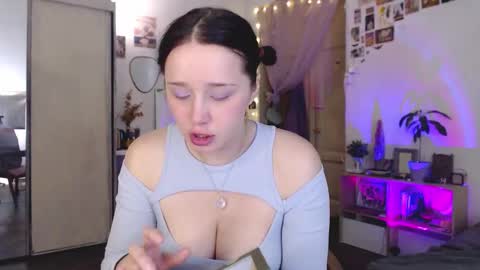 Snapshot of pink_soup chatting on 11.07.25 Sony online show from 11.07.25