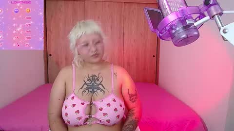 Snapshot of pinkbaddie777 chatting on 11.07.25 . online show from 11.07.25