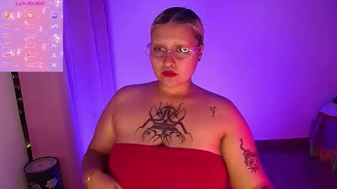 Snapshot of pinkbaddie777 chatting on 02.01.26 . online show from 02.01.26