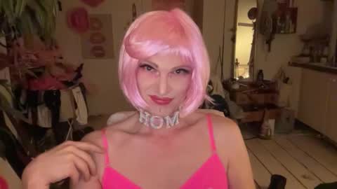 Snapshot of pinkfag chatting on 01.13.26 pinkfag online show from 01.13.26