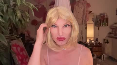 Snapshot of pinkfag chatting on 02.11.26 pinkfag online show from 02.11.26