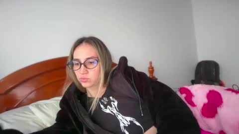 Snapshot of pinkilola chatting on 05.31.26 Pinkilola online show from 05.31.26