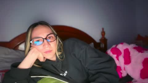 Snapshot of pinkilola chatting on 06.16.26 Pinkilola online show from 06.16.26