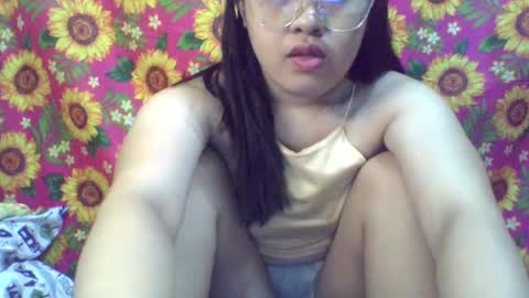 Snapshot of pinkish_shine chatting on 02.06.25 Hi  its me shine  online show from 02.06.25