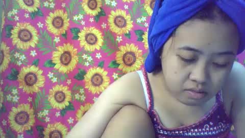 Snapshot of pinkish_shine chatting on 02.08.25 Hi  its me shine  online show from 02.08.25