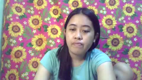 Snapshot of pinkish_shine chatting on 02.08.25 Hi  its me shine  online show from 02.08.25