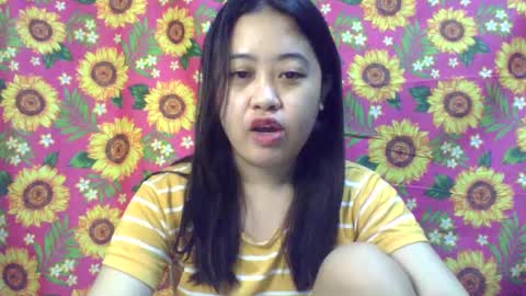 Snapshot of pinkish_shine chatting on 02.10.25 Hi  its me shine  online show from 02.10.25