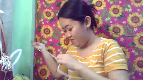 Snapshot of pinkish_shine chatting on 02.10.25 Hi  its me shine  online show from 02.10.25