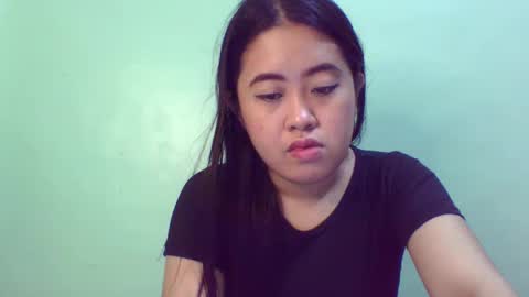 Snapshot of pinkish_shine chatting on 02.12.25 Hi  its me shine  online show from 02.12.25