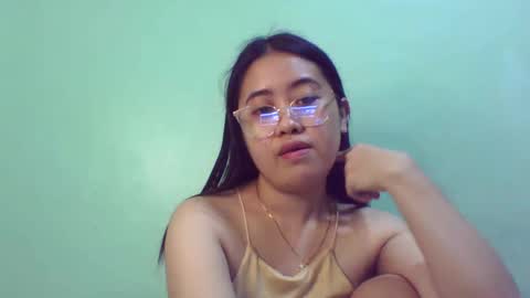 Snapshot of pinkish_shine chatting on 02.15.25 Hi  its me shine  online show from 02.15.25