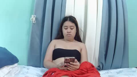 Snapshot of pinkish_shine chatting on 09.18.25 Hi  its me shine  online show from 09.18.25