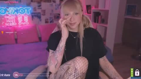 Snapshot of pinkvenom_ chatting on 03.04.25 pinkvenom_ online show from 03.04.25